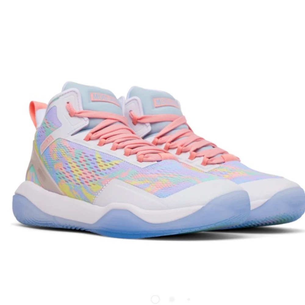 Women’s moolah kicks basketball shoes lightly worn